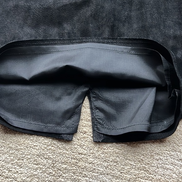 Retro 90s Suede High Waisted Skirt - Picture 5 of 6